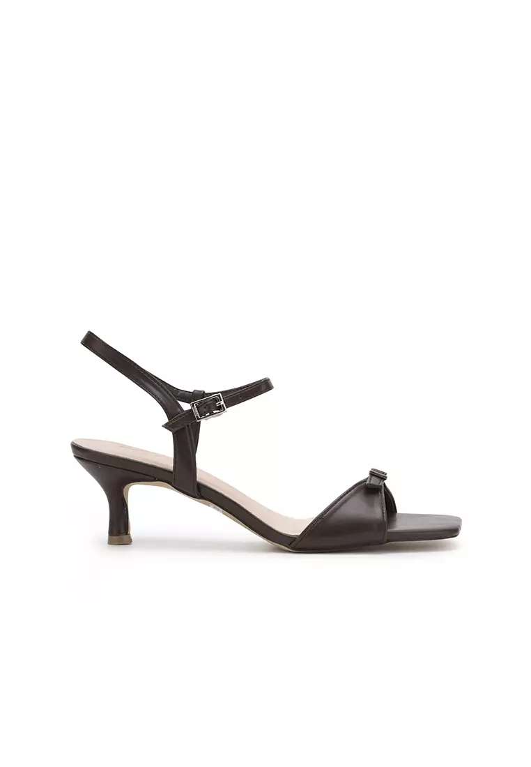 Discount on Nose  shoes - SKU: Buckled Heel Sandal