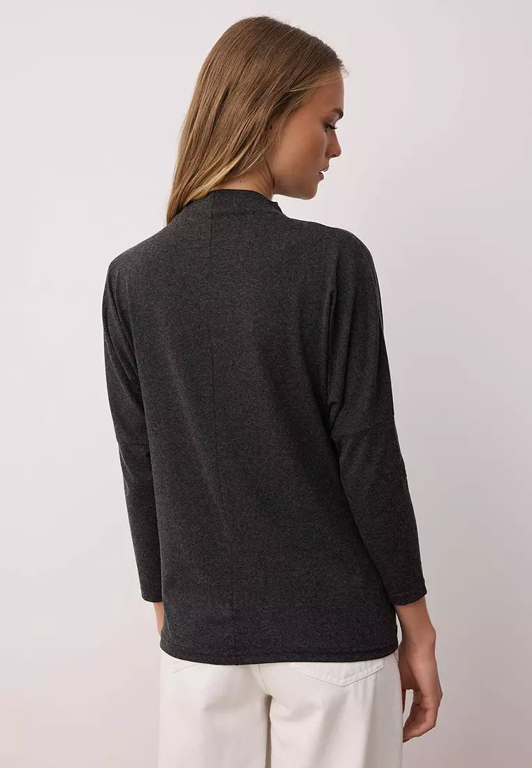 Black Stand Collar Batwing Sleeve Regular/Regular Fit Knitted Blouse