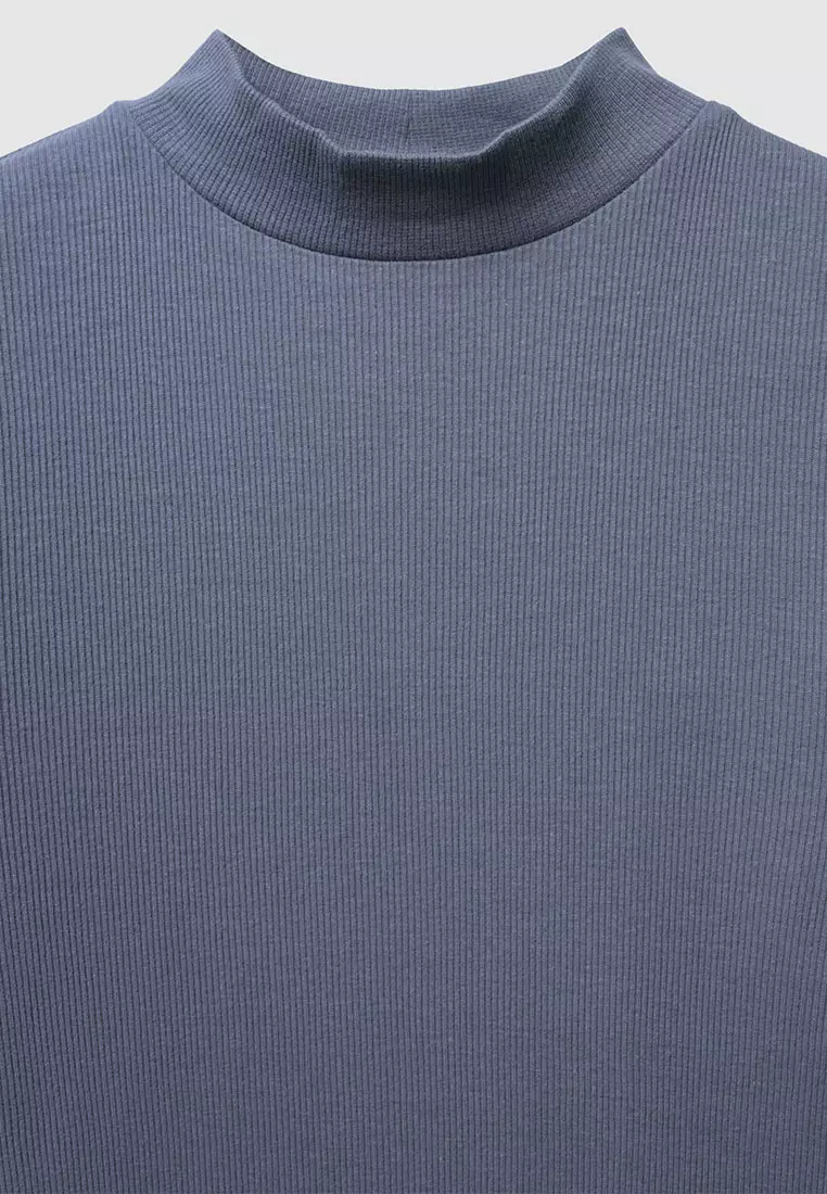 Woman Long-Sleeved T-Shirt