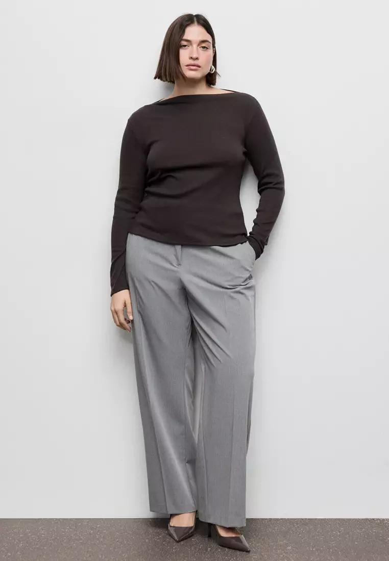 Long-Sleeved Boat-Neck T-Shirt