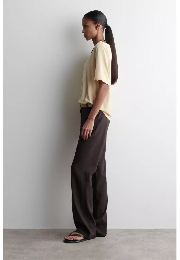 RELAXED SCOOP-NECK T-SHIRT