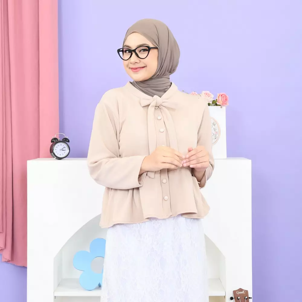 Queen Peplum Top - Oat M19786 R42S1