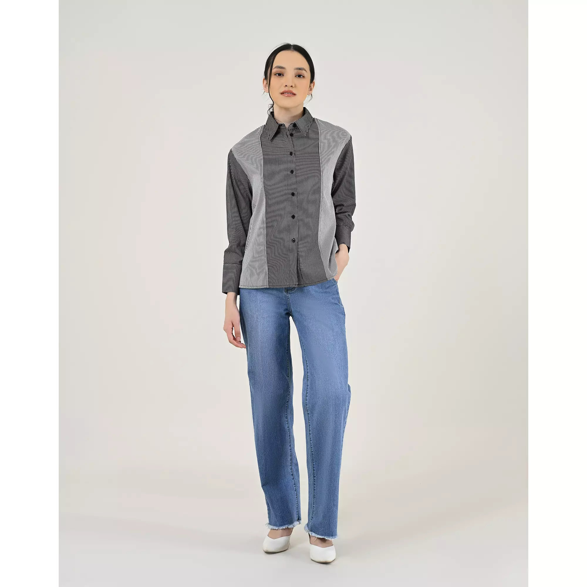 Geulis.id PETUNIA SHIRT - Black