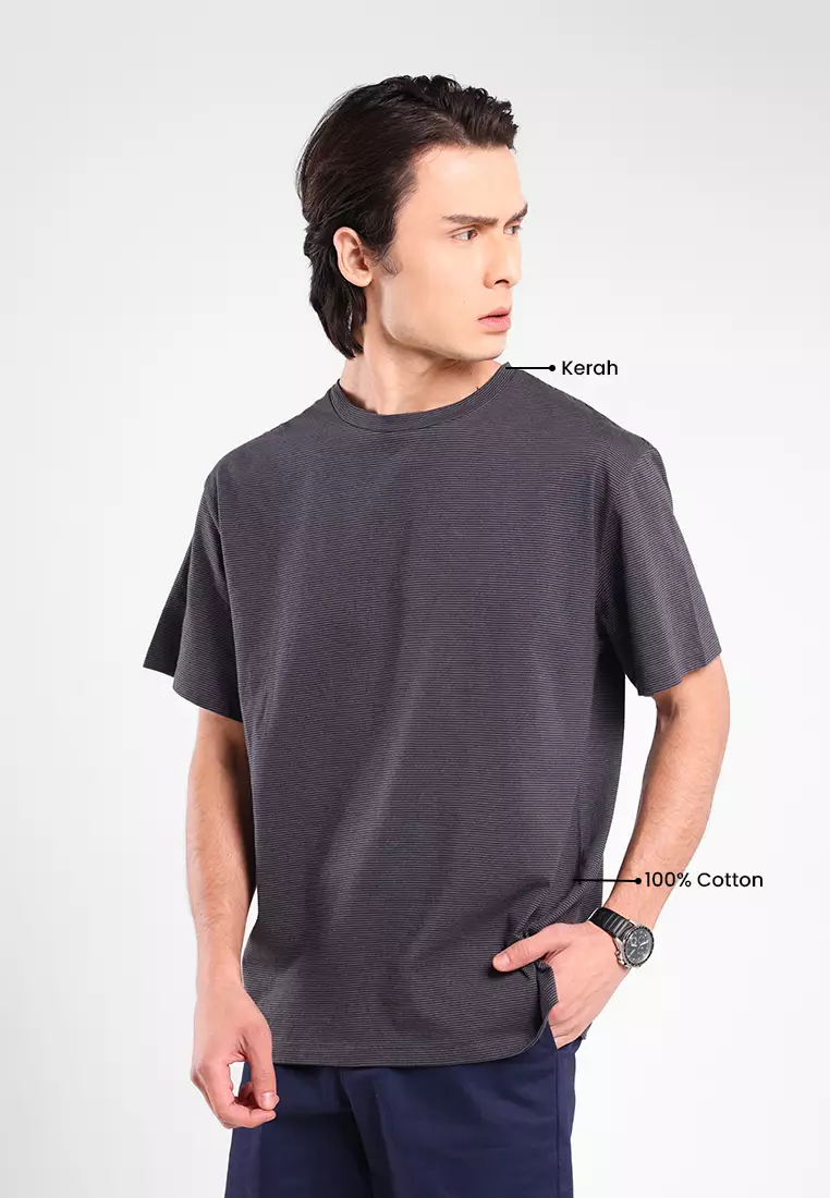 MANZONE - Kaos Lengan Pendek Pria Blaze 01 Relaxed Fit - Dark Green Colour Green_Dark