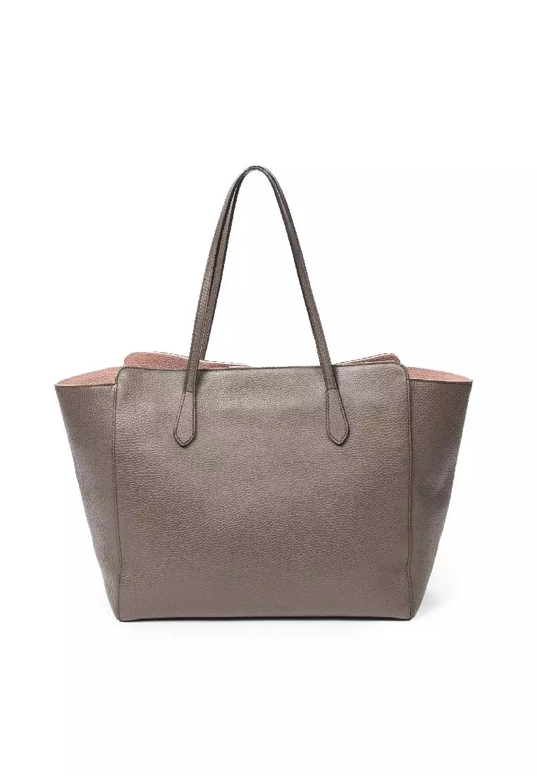 Gucci medium best sale swing tote