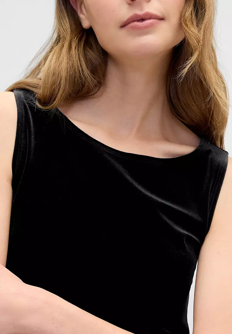 Sleeveless Boat Neck Velour Tank Top