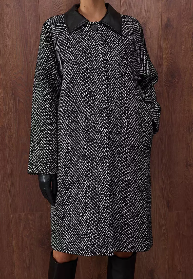 Special Collection Black Herringbone Collar Detailed Mono Closure Oversize Long Cashmere Coat