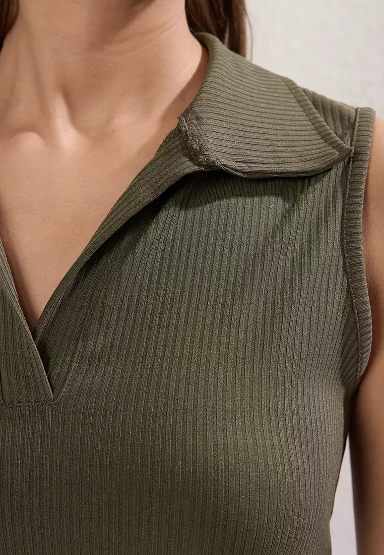 Khaki Fitted Polo Collar Crop Flexible Knitted Blouse