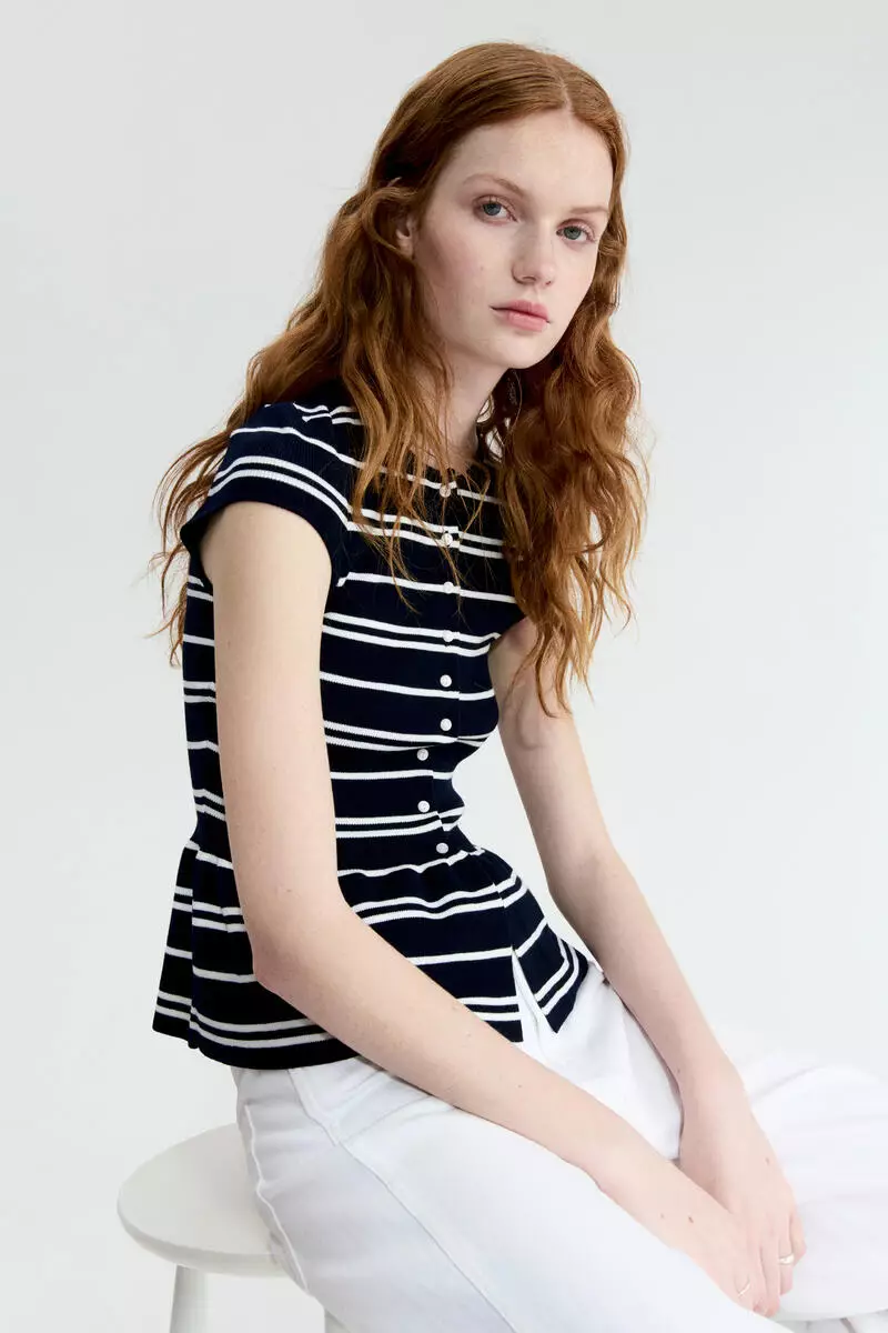 Short-sleeved peplum cardigan