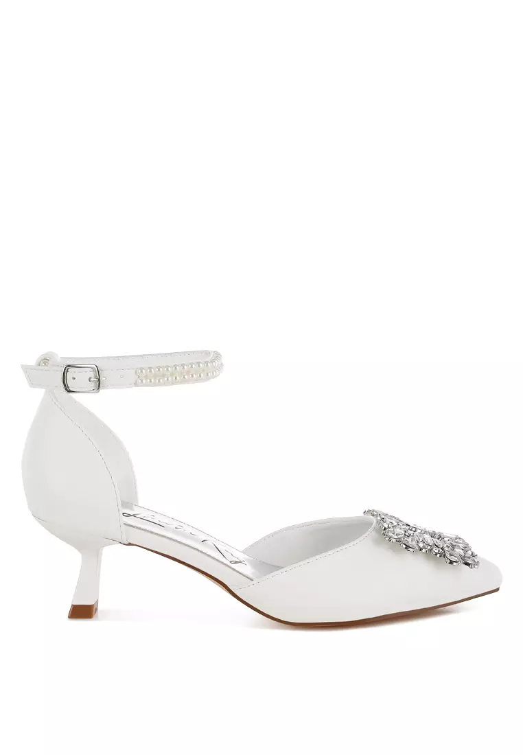 Discount on London Rag  shoes - SKU: Diamante Brooch Kitten Heel Sandals in White