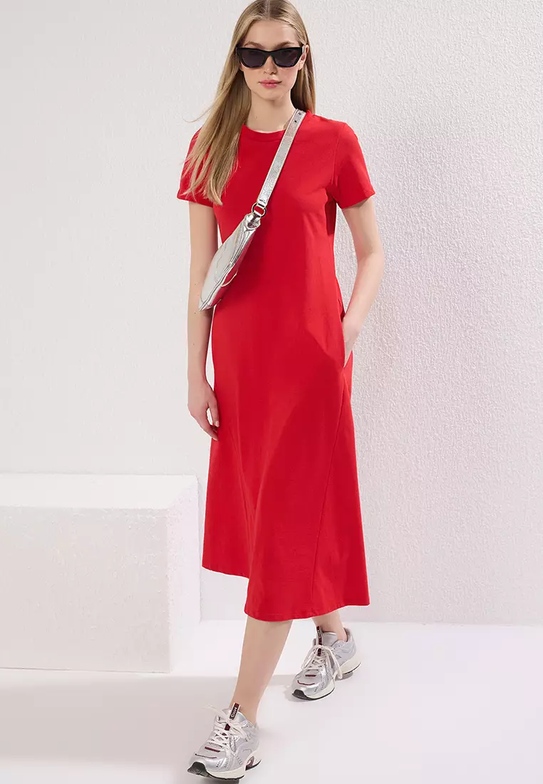 Pocketed Crew Neck A-Line Knitted Midi Dress