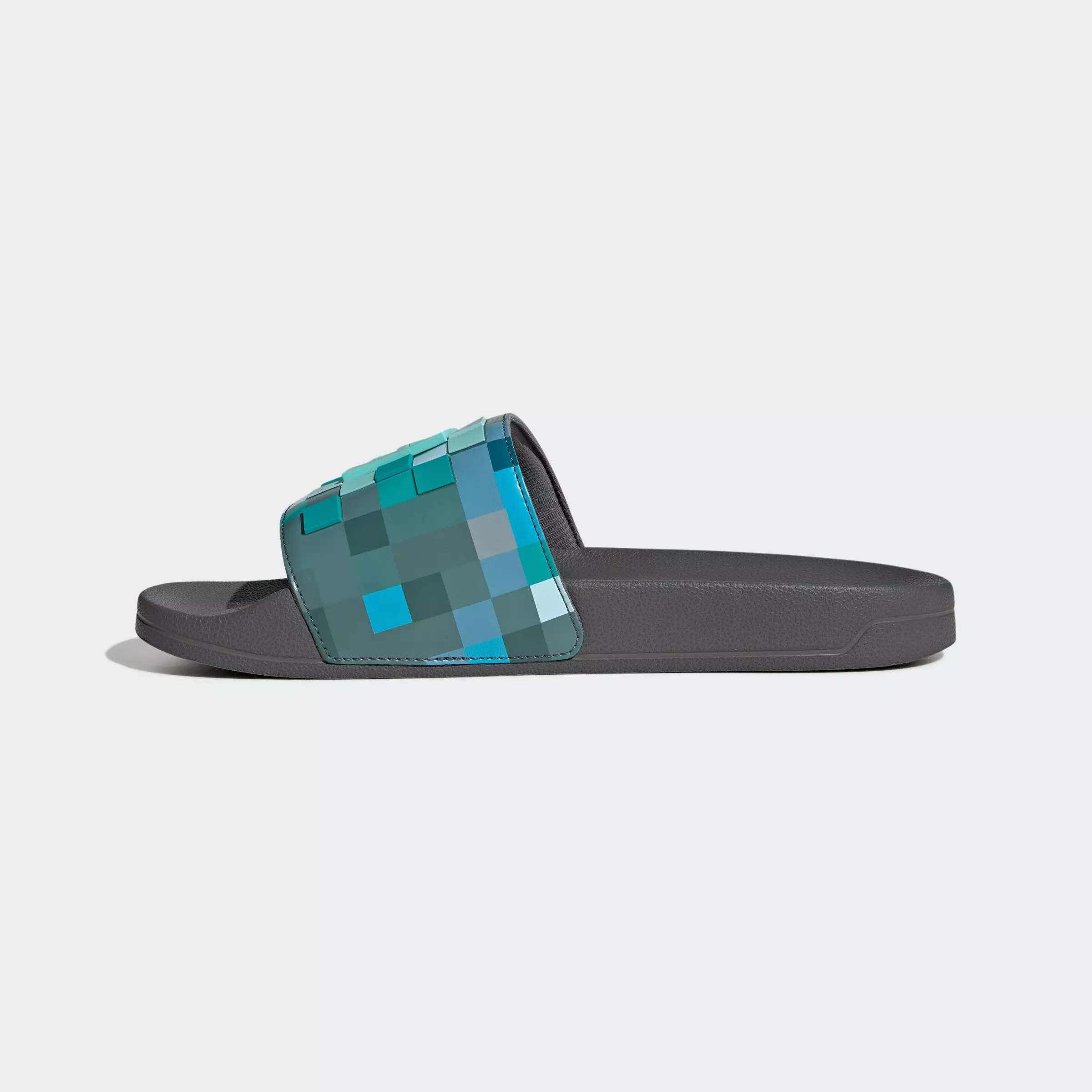 Lifestyle ADILETTE SHOWER MINECRAFT SLIDES Unisex Grey HQ2584