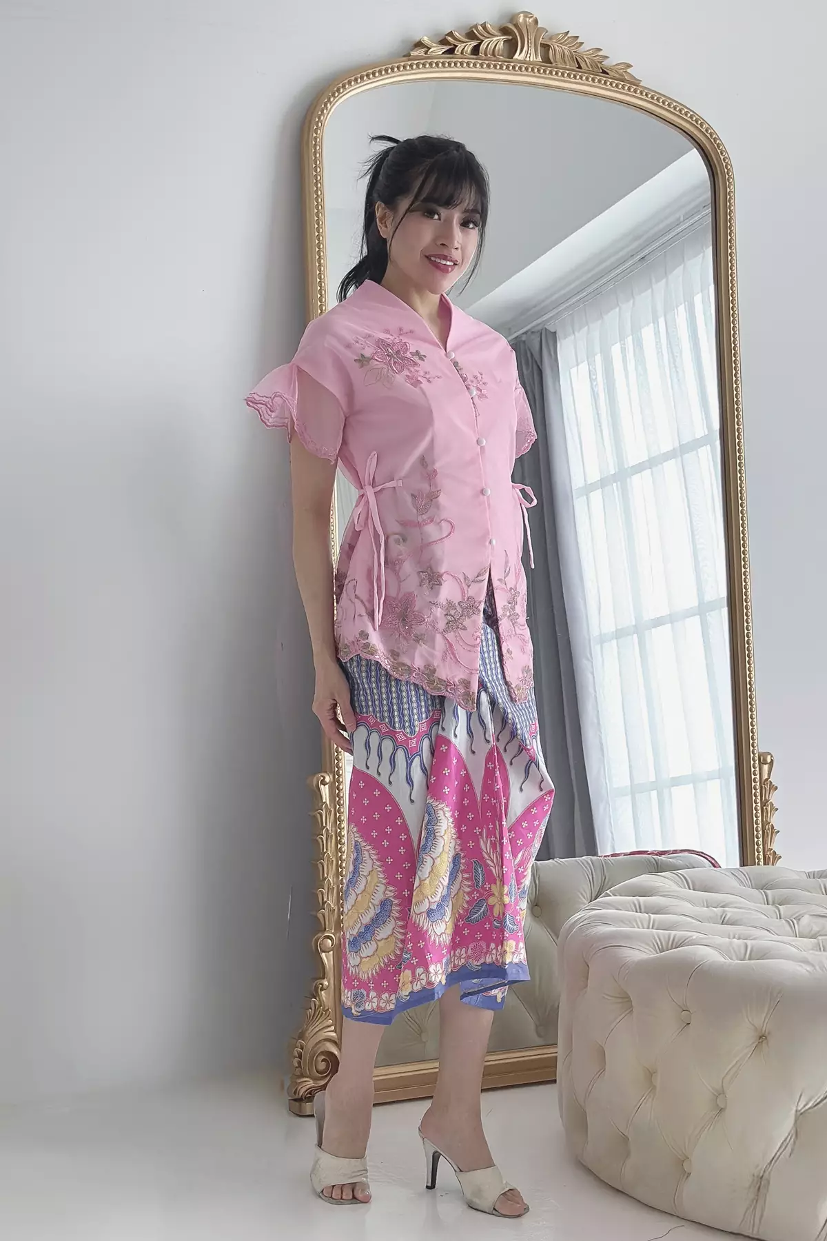 Reswara Kemayu Pink Kebaya Tied Up