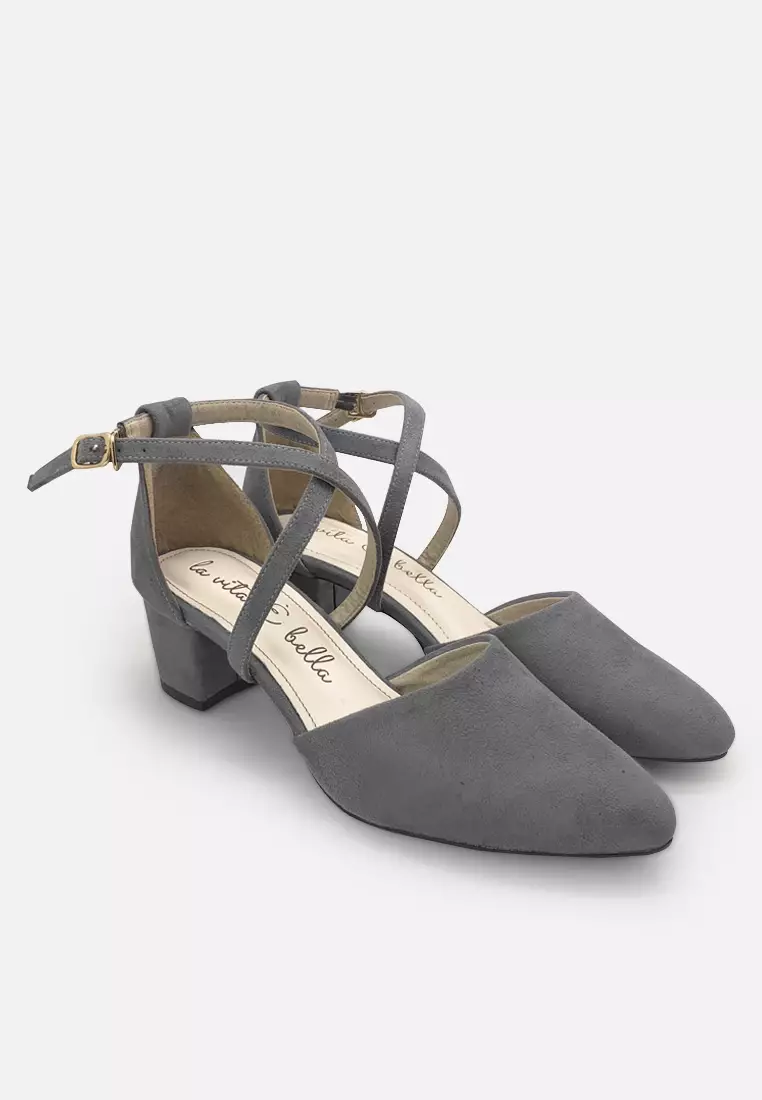 Blanche Pointed Toe Cross Sepatu Block Heels