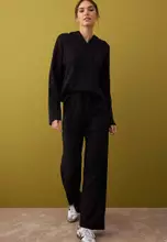 Schwarz