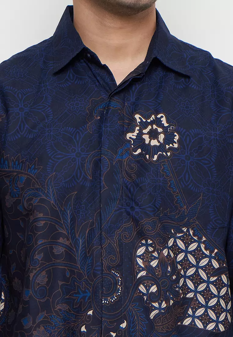 Regfit Davka Navy Kemeja Batik Pria Lengan Panjang
