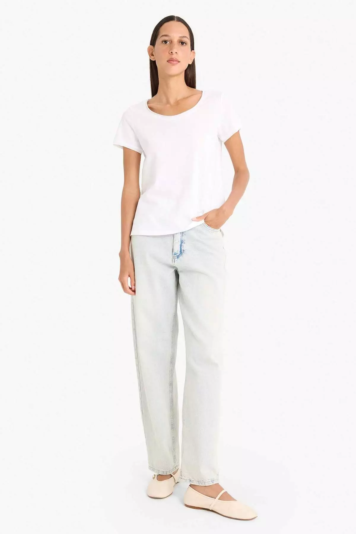 標準剪裁圓領基本款淨色短袖白色T恤 K1508Az25Sm