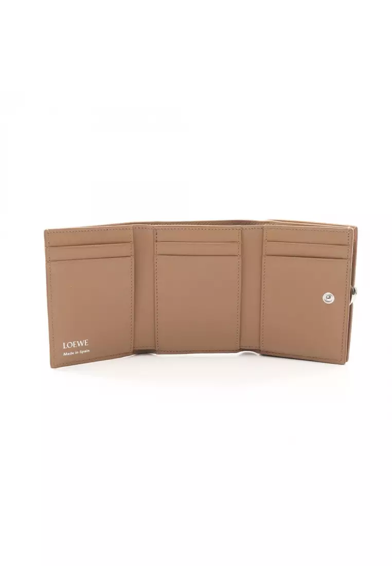 Pre-Loved LOEWE Pebble Trifold wallet trifold wallet leather light brown