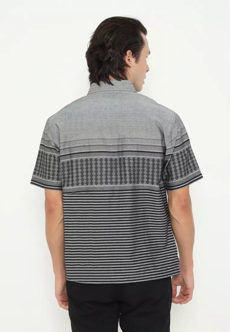 POLICE Kemeja Border Printing Regular Fit Pria