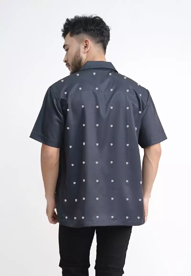 Tiento Kemeja Pakaian Pria Baju Kasual Atasan Lengan Pendek Motif Simpel Eunoia