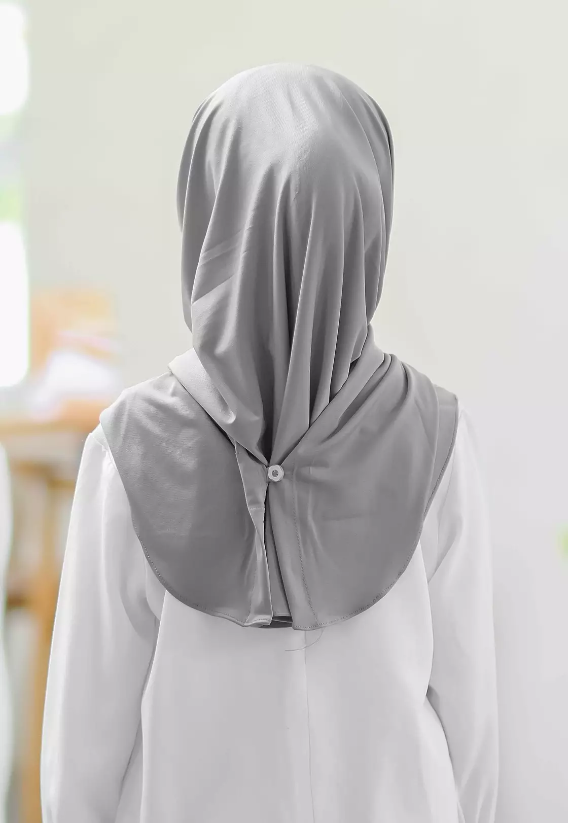 Cotton Bee - Cyra Bergo Kancing | Hijab Instan Anak - Gloomy Grey - S