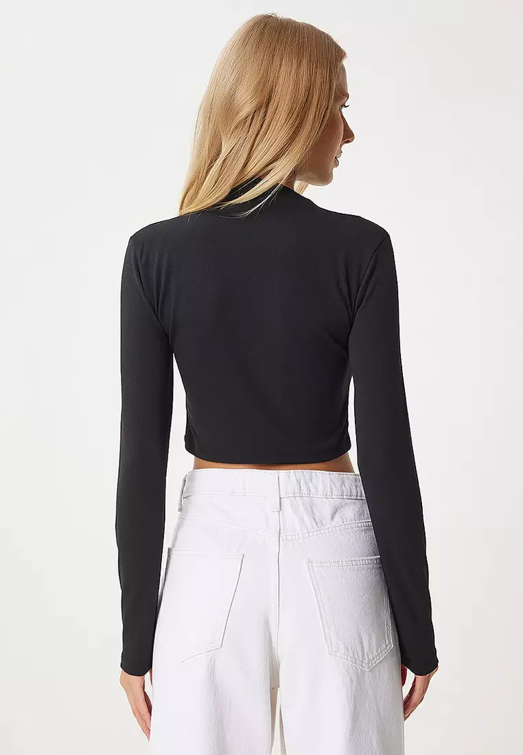 Cut Out Detailed Gathered Crop Knit Blouse