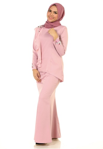 Buy Zehra Kurung With Drape from Ashura in Pink only 179.9