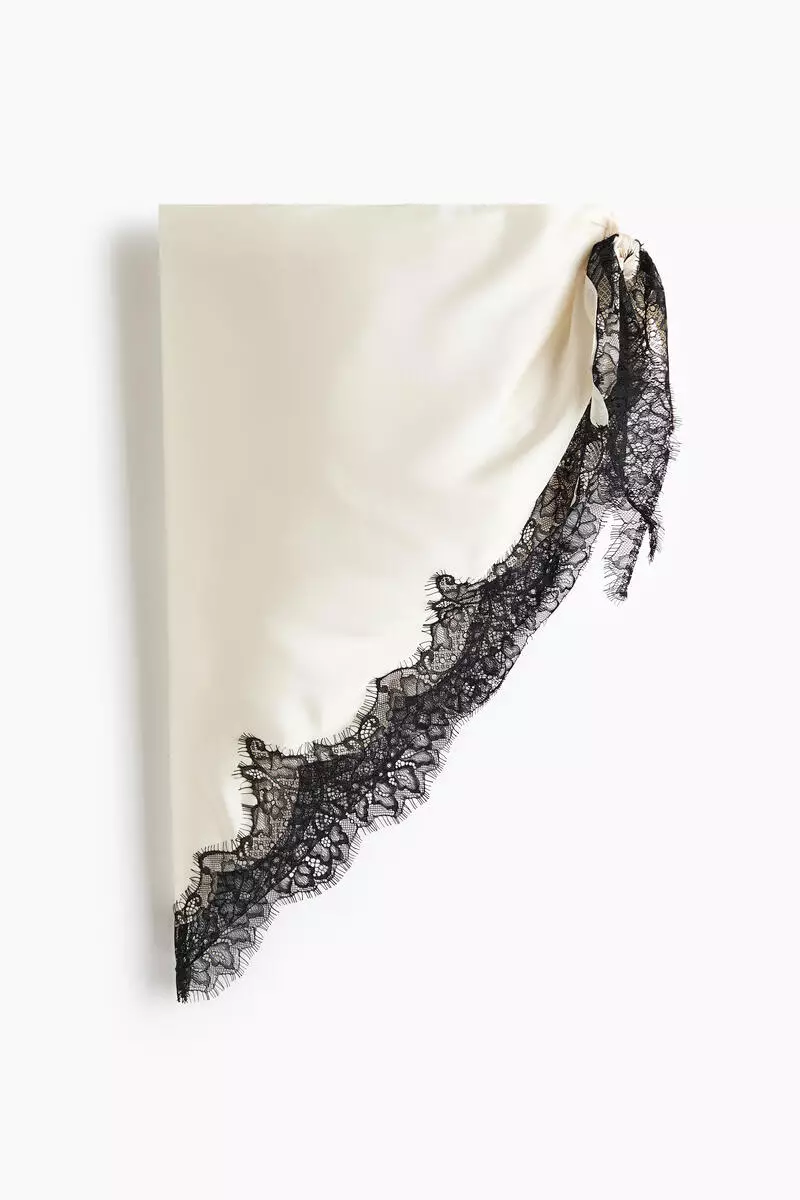 Lace-trimmed triangle scarf