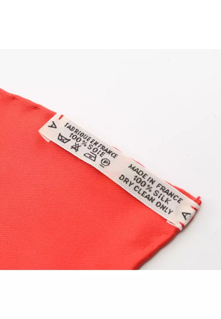 Pre-Loved Hermès carres 90 LE MONDE DU POLO scarf silk green Red multicolor