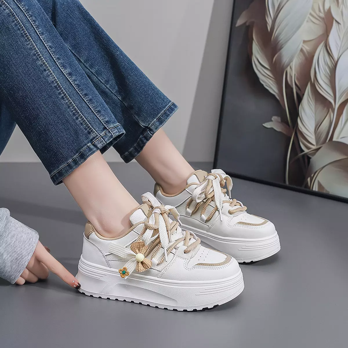 Sepatu Wanita Kasual Bertali Motif Lucu Sneakers Cewek Q551