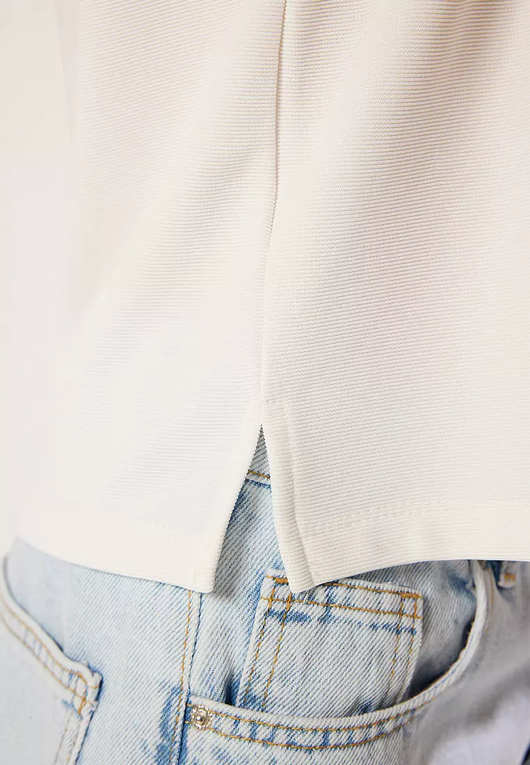 Ecru Snap Polo Collar Sleveless Regular Knitted Blouse