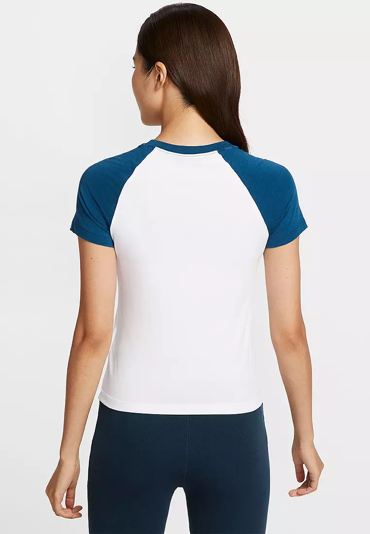 Sportswear Chill Knit Slim Graphic T-Shirt