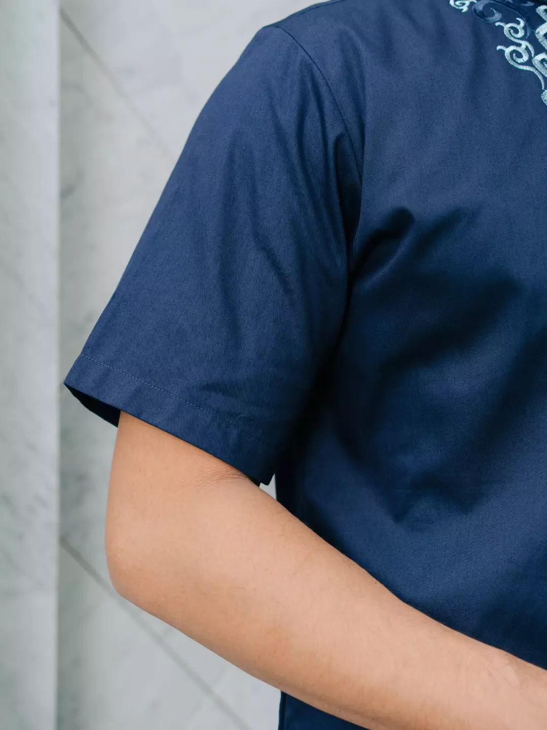 Adyatma Baju Koko Bordir Pria COTTON COMBED TWILL Navy Blue Regular Fit Baju Muslim Pria Lengan Pendek