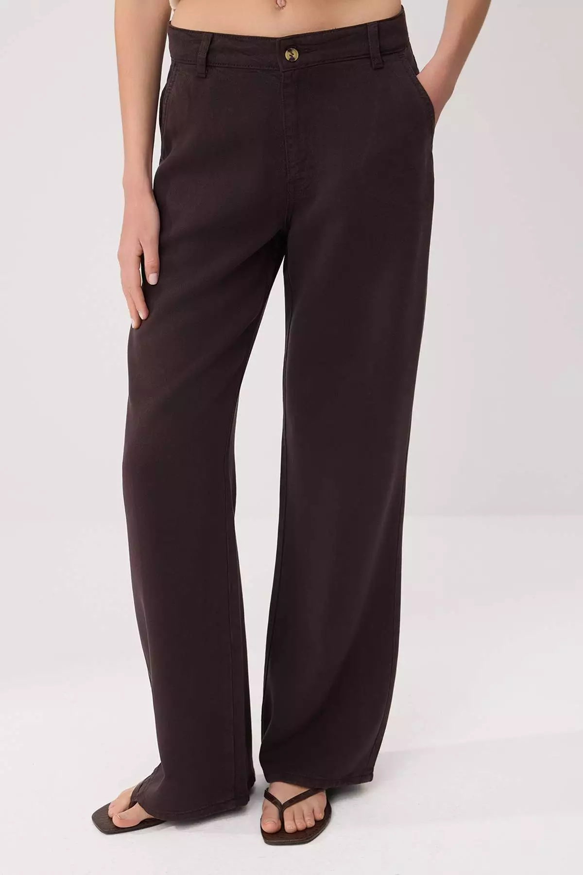 More Sustainable Brown 1% Tencel™ ™ Low-Rise Wide Leg Jeans Twoss23Je219