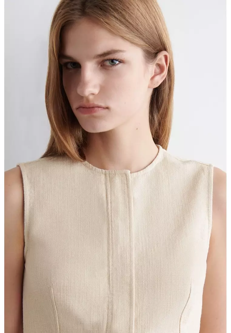 SLEEVELESS DENIM TOP