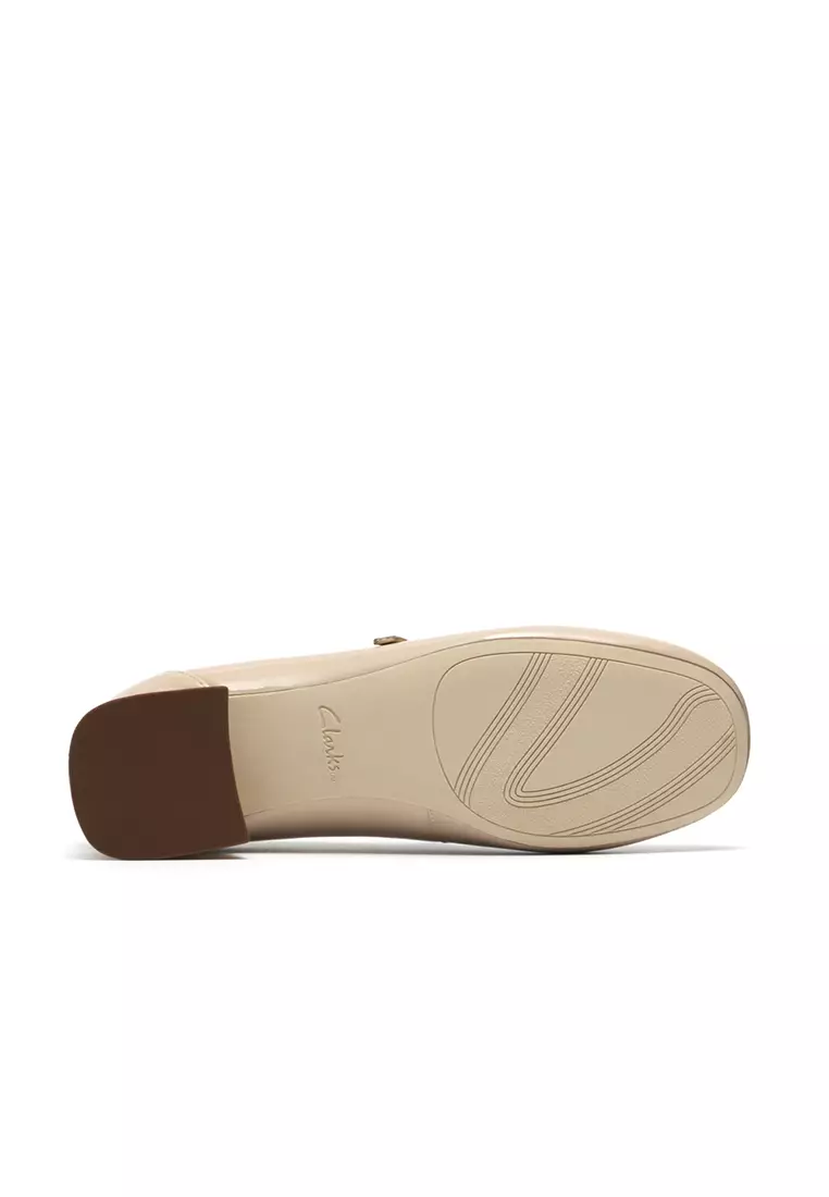 Womens Daiss30 Bar Shoes - Beige Patent
