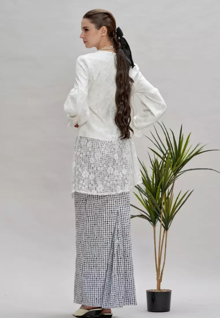Loveaisyah White Lace Long Kebaya Top with Puff Sleeves