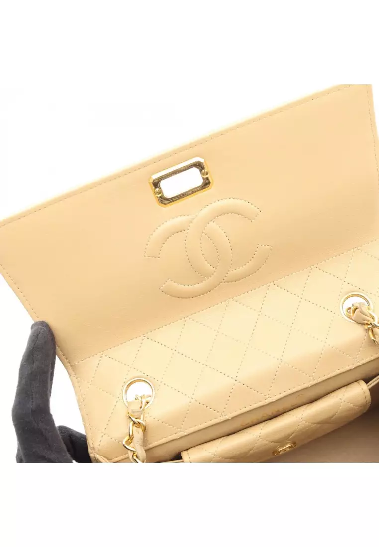 Pre-Loved Chanel matelasse vintage chain shoulder bag lambskin beige vintage
