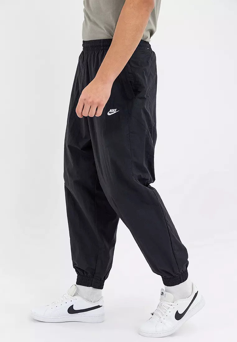 ★★Nike★★ Club Oversized Woven Track Pants M Black White Nike Club Woven Track Pants OS | Foot Locker Canada