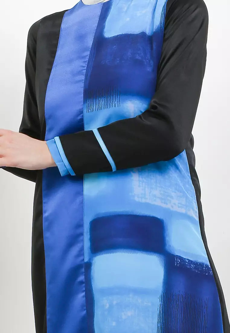 Levinia Maxi Dress In Blue And Black Print