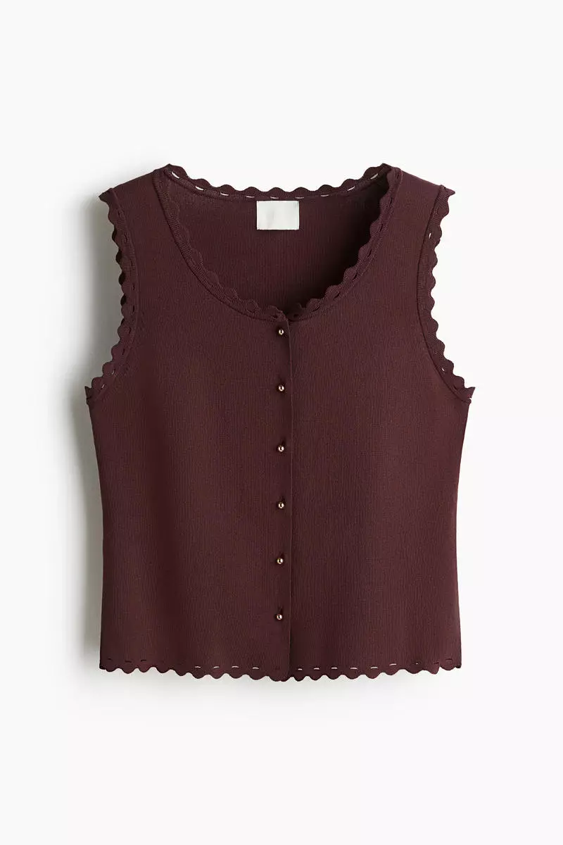 Scalloped fine-knit waistcoat