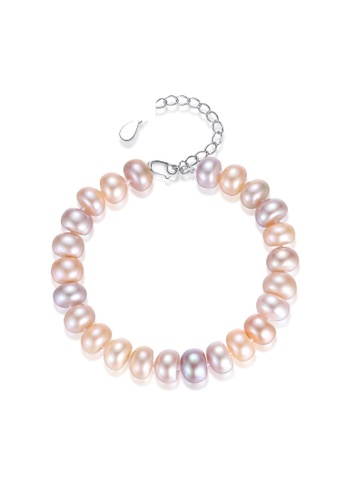 white pearl bracelet