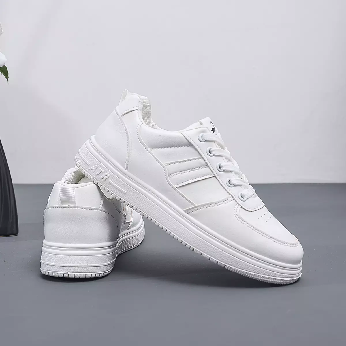 Sepatu Wanita Olahraga Sneakers Putih Cewek Ringan WL2410