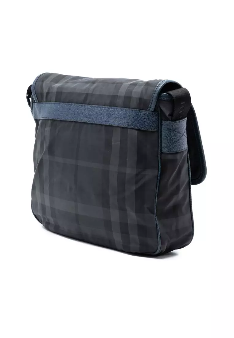 二手 Burberry 煙燻格紋尼龍斜背包