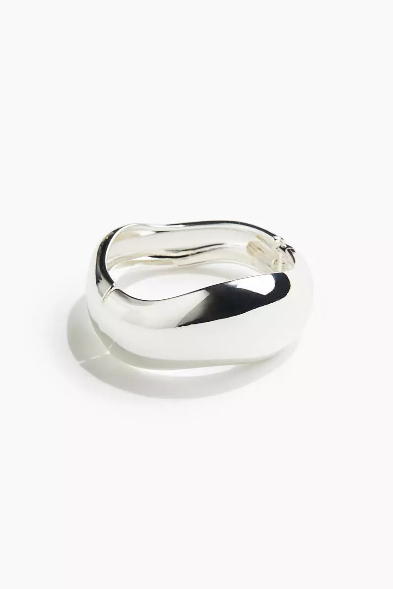 Chunky hinged bangle
