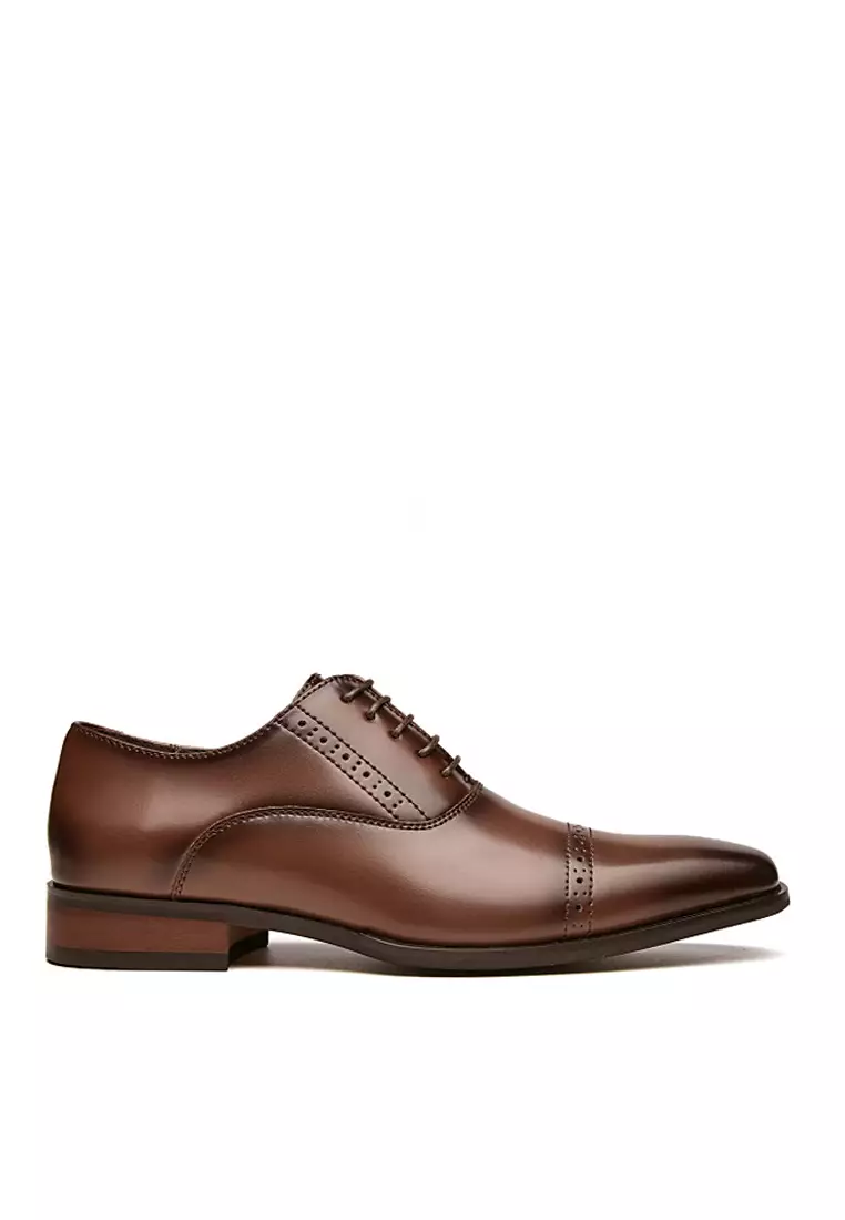 Discount on Twenty Eight Shoes  shoes - SKU: VANSA Fashionable Cow Leather Carved Business Shoes VSM-FK8-3