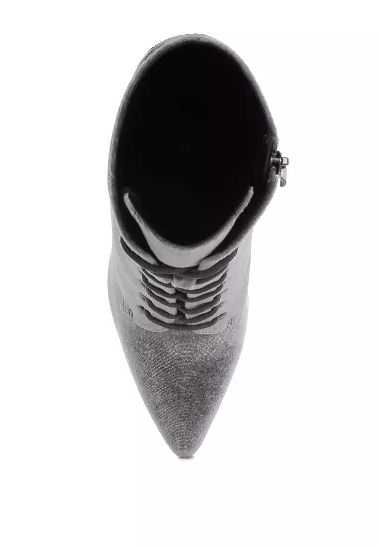 Sepatu bot hak tinggi beludru warna abu-abu