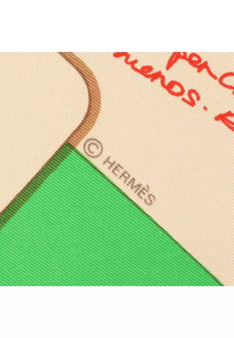 Pre-Loved Hermès carres 90 LE MONDE DU POLO scarf silk green Red multicolor