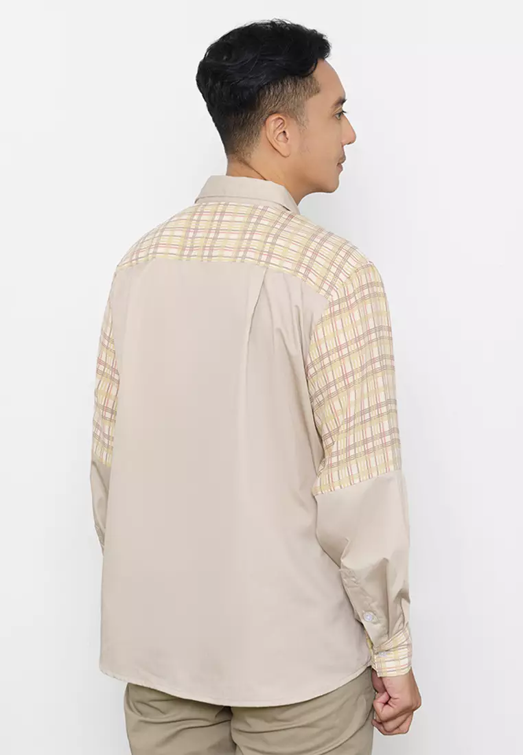 Jenna and Kaia - Lucien Top Taupe - Kemeja Pria