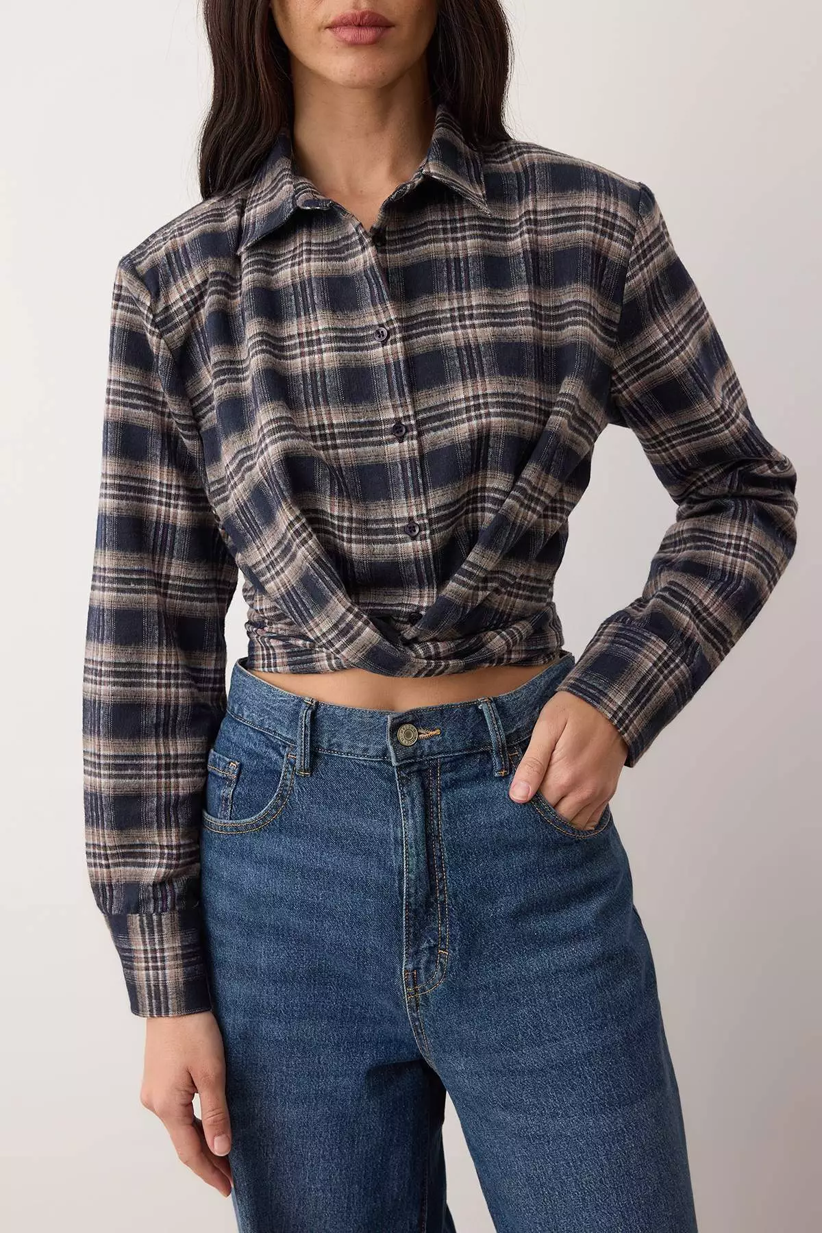 Brown-Multicolored Plaid Tie Back Flannel Shirt Twoaw26Go128